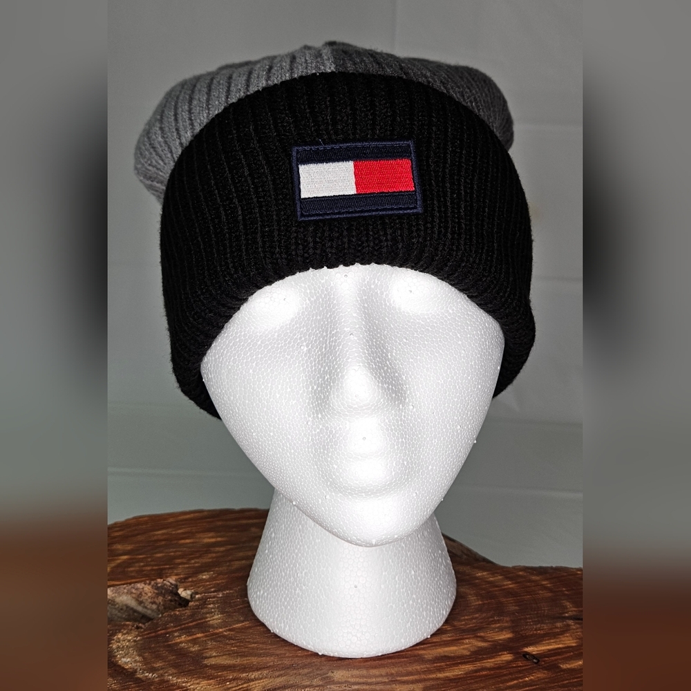 NWT Tommy Hilfiger Men's/Unisex Ribbed Cuff Logo Tri-Color Beanie - Picture 2 of 6